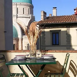 Sunny With Roof Patio Apartment Florence
